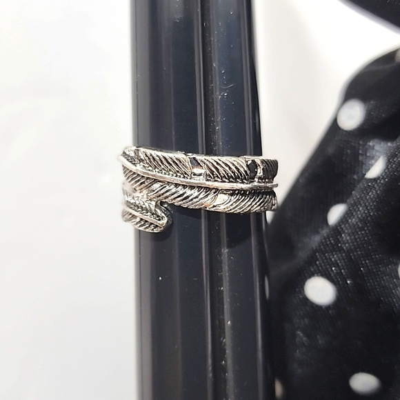 Idyllwild Jewelry - Idyllwild Silvertone Feather Ring